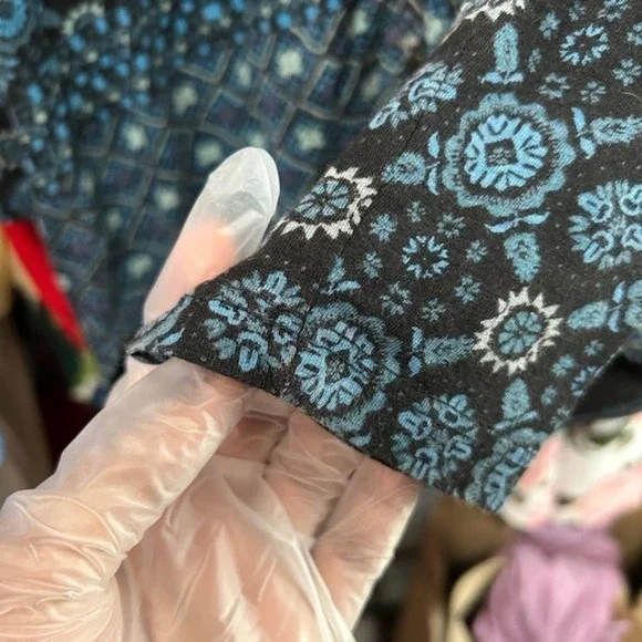 LUCKY BRAND Blue Floral Print V-Neck Button Front Top Size Small - "Linnie" - Picture 6 of 12